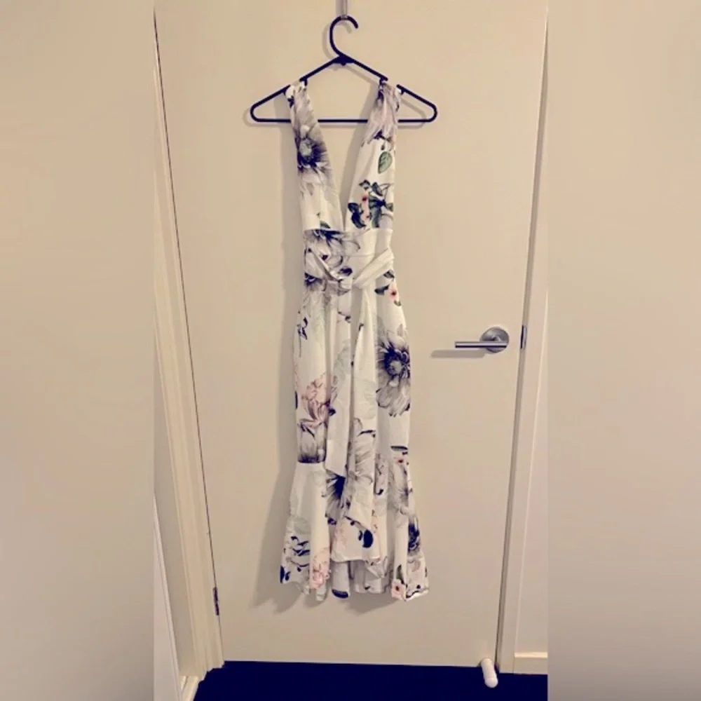 Size 6 NWT WIDE STRAP FLOUNCE FLORAL WHITE DRESS - Picture 7 of 11